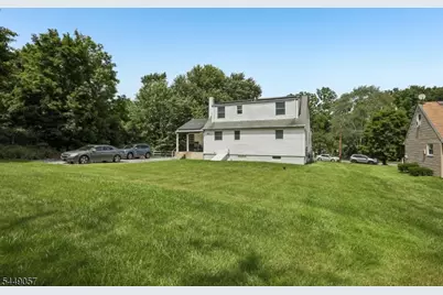 8 Windsor Rd, West Milford, NJ 07480 - Photo 31