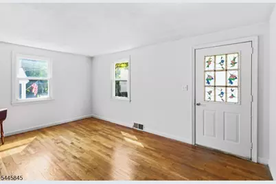 48 Malapardis Rd, Morris Plains, NJ 07950 - Photo 5