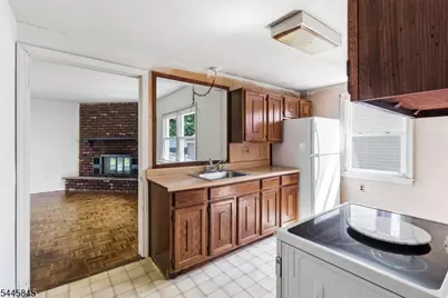 48 Malapardis Rd, Morris Plains, NJ 07950 - Photo 11