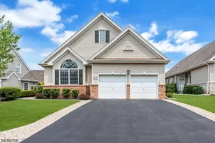 4 Abrams Ct, Franklin Township, NJ 08873 - Photo 1