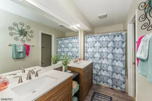 20 Petersburg Ct, Jefferson Township, NJ 07438 - Photo 13
