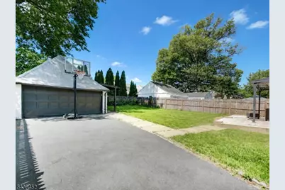 1136 Coolidge Rd, Elizabeth, NJ 07208 - Photo 23