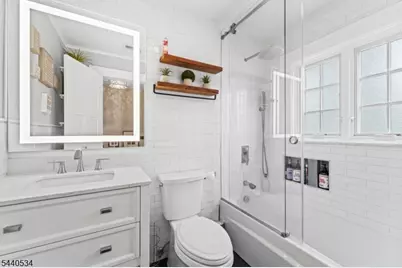 562 Irvington Ave, Elizabeth, NJ 07208 - Photo 21