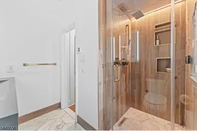 562 Irvington Ave, Elizabeth, NJ 07208 - Photo 33