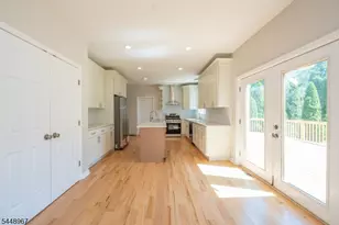 25 Park Pl, Little Falls Township, NJ 07424 - Photo 17