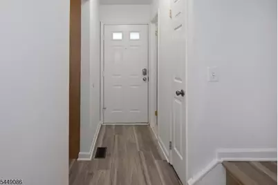 903 Wetherburn Ct, Raritan Township, NJ 08822 - Photo 3