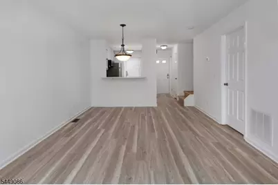 903 Wetherburn Ct, Raritan Township, NJ 08822 - Photo 5