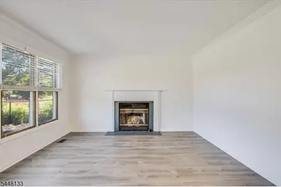 2 Heritage Ln, Hamburg, NJ 07419 - Photo 3