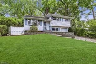 51 Union County Pkwy, Clark Township, NJ 07066 - Photo 1