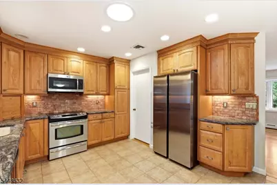 51 Union County Pkwy, Clark Township, NJ 07066 - Photo 15