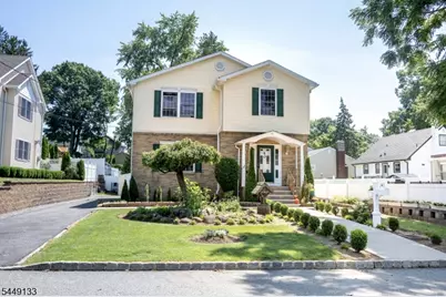 40 Oaktree Ln, Bloomfield, NJ 07003 - Photo 1