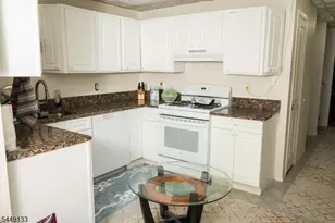 40 Oaktree Ln, Bloomfield, NJ 07003 - Photo 37