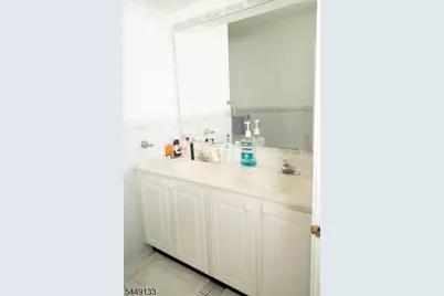 40 Oaktree Ln, Bloomfield, NJ 07003 - Photo 23