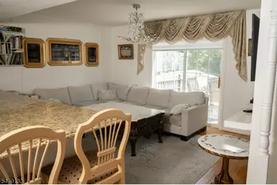 40 Oaktree Ln, Bloomfield, NJ 07003 - Photo 9