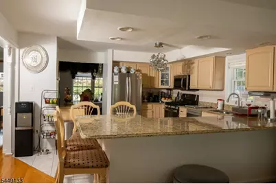 40 Oaktree Ln, Bloomfield, NJ 07003 - Photo 7