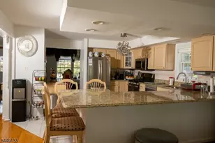 40 Oaktree Ln, Bloomfield, NJ 07003 - Photo 7