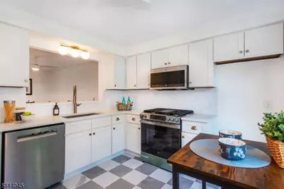 11 William St #B, Montclair, NJ 07042 - Photo 3
