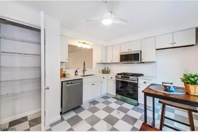11 William St #B, Montclair, NJ 07042 - Photo 7