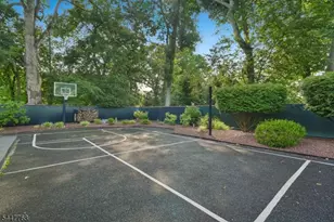 328 Hillside Ave, Livingston, NJ 07039 - Photo 33