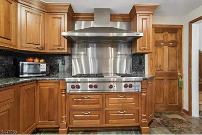 328 Hillside Ave, Livingston, NJ 07039 - Photo 9