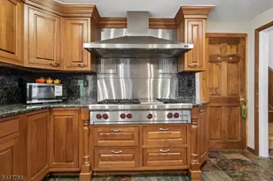 328 Hillside Ave, Livingston, NJ 07039 - Photo 9