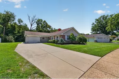 6 Meadowbrook Pl, Willingboro Twp., NJ 08046 - Photo 1