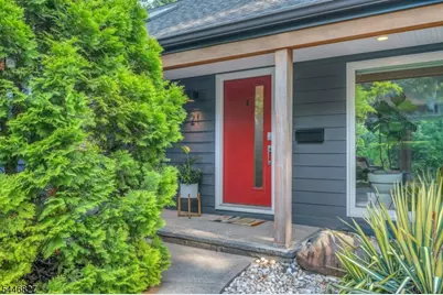 21 Gloucester Rd, Summit, NJ 07901 - Photo 3