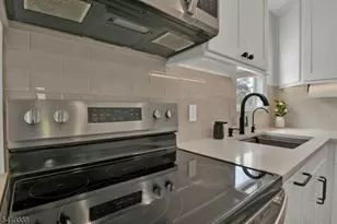 915 Essex Ave, Linden, NJ 07036 - Photo 5