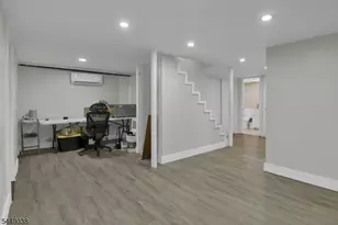 915 Essex Ave, Linden, NJ 07036 - Photo 23