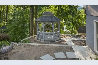 19 Cliffside Trl, Denville, NJ 07834 - Photo 5