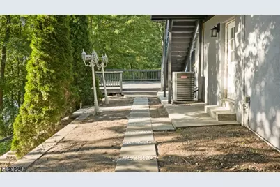 19 Cliffside Trl, Denville, NJ 07834 - Photo 13