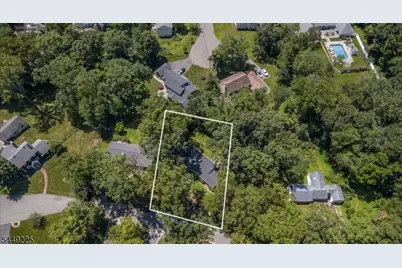 53 Old Wood Rd, Morris Plains, NJ 07950 - Photo 33