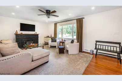 186 Macdonald Dr, Wayne, NJ 07470 - Photo 5