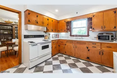 186 Macdonald Dr, Wayne, NJ 07470 - Photo 11