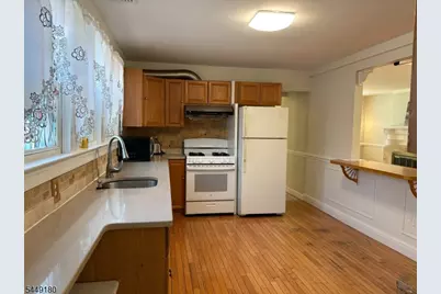 9 Royal Ave, Livingston, NJ 07039 - Photo 7