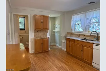 9 Royal Ave, Livingston, NJ 07039 - Photo 5