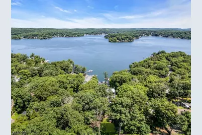 16 Lakeview Rd, Hopatcong, NJ 07843 - Photo 31