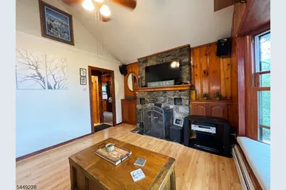 16 Lakeview Rd, Hopatcong, NJ 07843 - Photo 23