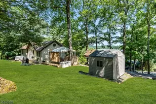 16 Lakeview Rd, Hopatcong, NJ 07843 - Photo 33