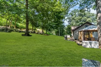 16 Lakeview Rd, Hopatcong, NJ 07843 - Photo 45