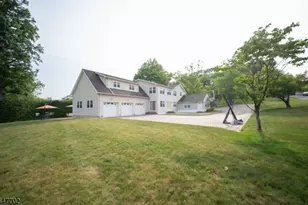69 Ridge Dr, Livingston, NJ 07039 - Photo 3