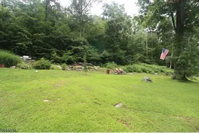 20 Mt Crest Rd, Jefferson Township, NJ 07438 - Photo 3