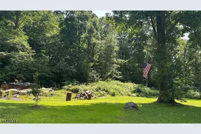 20 Mt Crest Rd, Jefferson Township, NJ 07438 - Photo 3