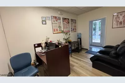 27 Mountain Blvd Suite 7, Warren Township, NJ 07059 - Photo 3