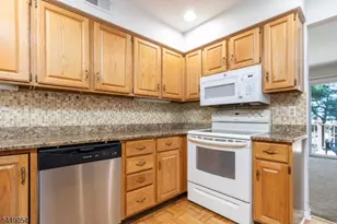 7 Dorset Ln, Bedminster Township, NJ 07921 - Photo 15