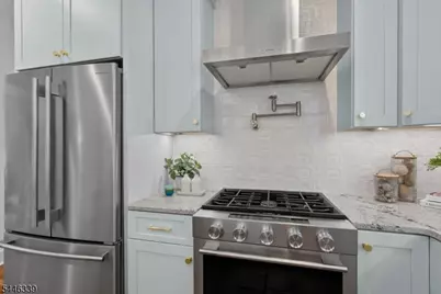 19 Manley Ter, Maplewood, NJ 07040 - Photo 15