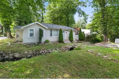 35 Bayonne Dr, West Milford, NJ 07421 - Photo 15