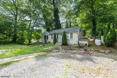 35 Bayonne Dr, West Milford, NJ 07421 - Photo 13