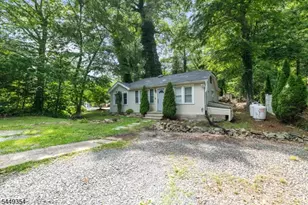 35 Bayonne Dr, West Milford, NJ 07421 - Photo 13