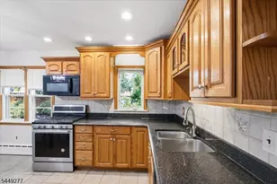 36 Oakland Ave, Franklin Township, NJ 08873 - Photo 9